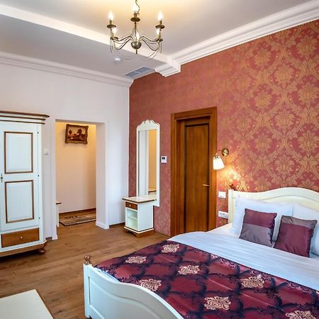 Bed and Breakfast Ana Boutique Alba Iulia Esterno foto