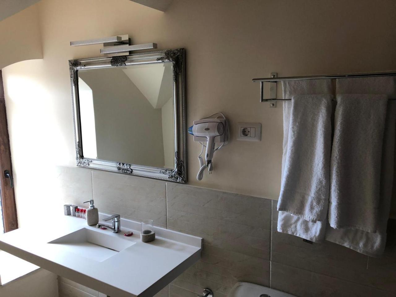 Bed and Breakfast Ana Boutique Alba Iulia Esterno foto