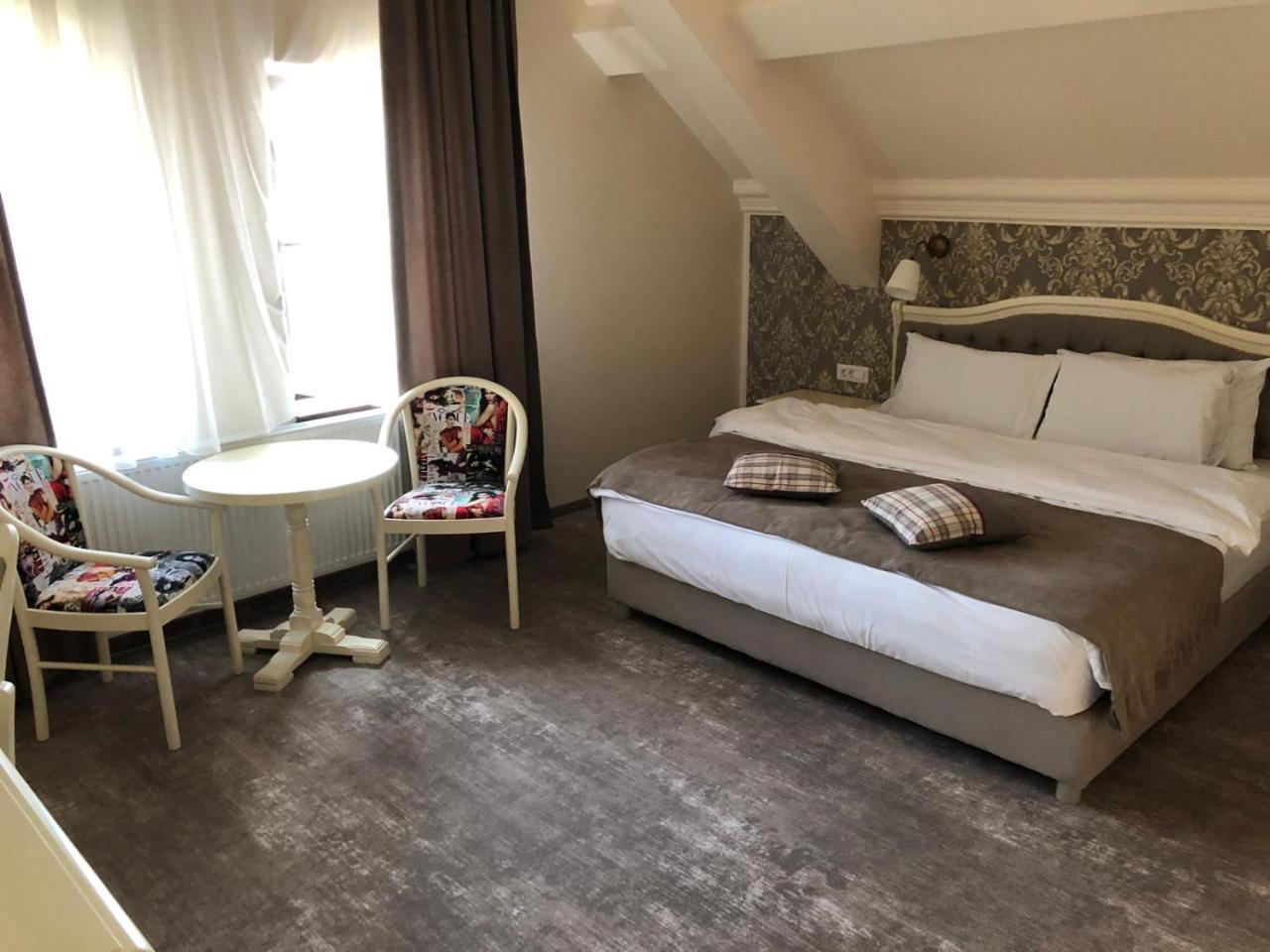 Bed and Breakfast Ana Boutique Alba Iulia Esterno foto