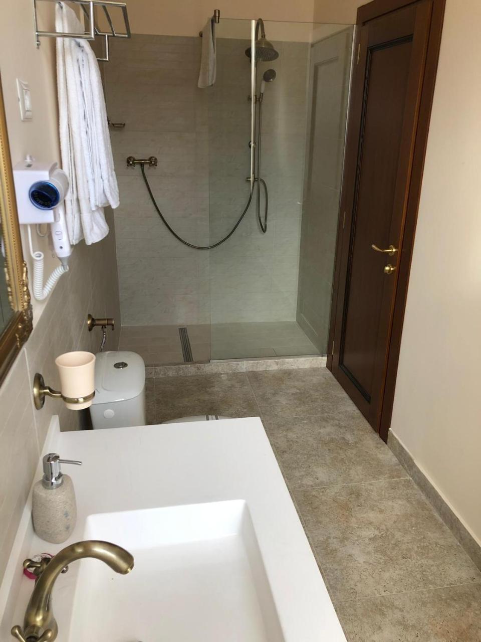 Bed and Breakfast Ana Boutique Alba Iulia Esterno foto