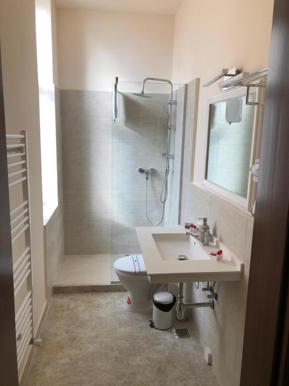Bed and Breakfast Ana Boutique Alba Iulia Esterno foto