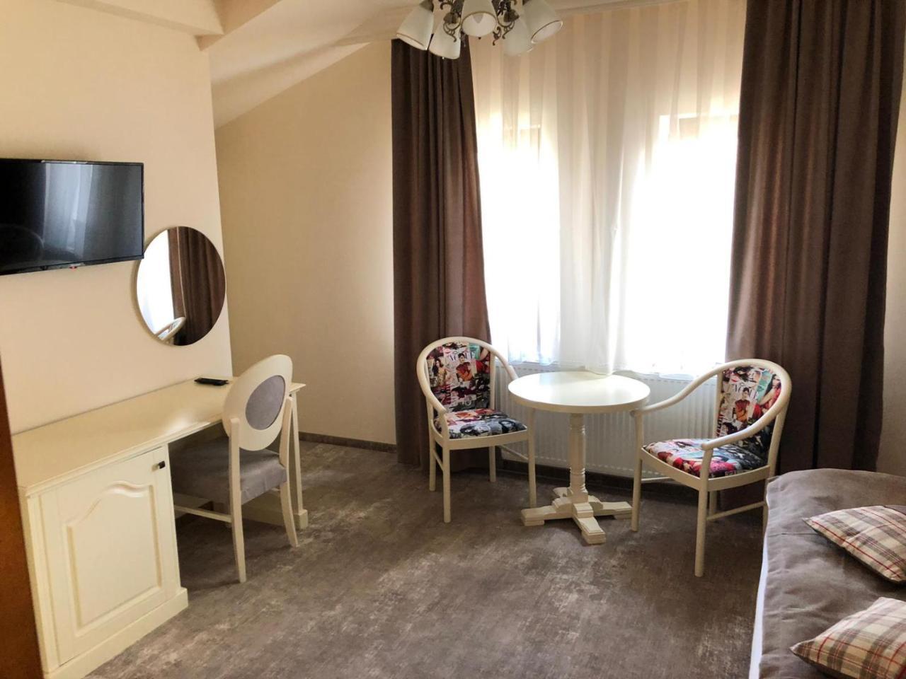 Bed and Breakfast Ana Boutique Alba Iulia Esterno foto