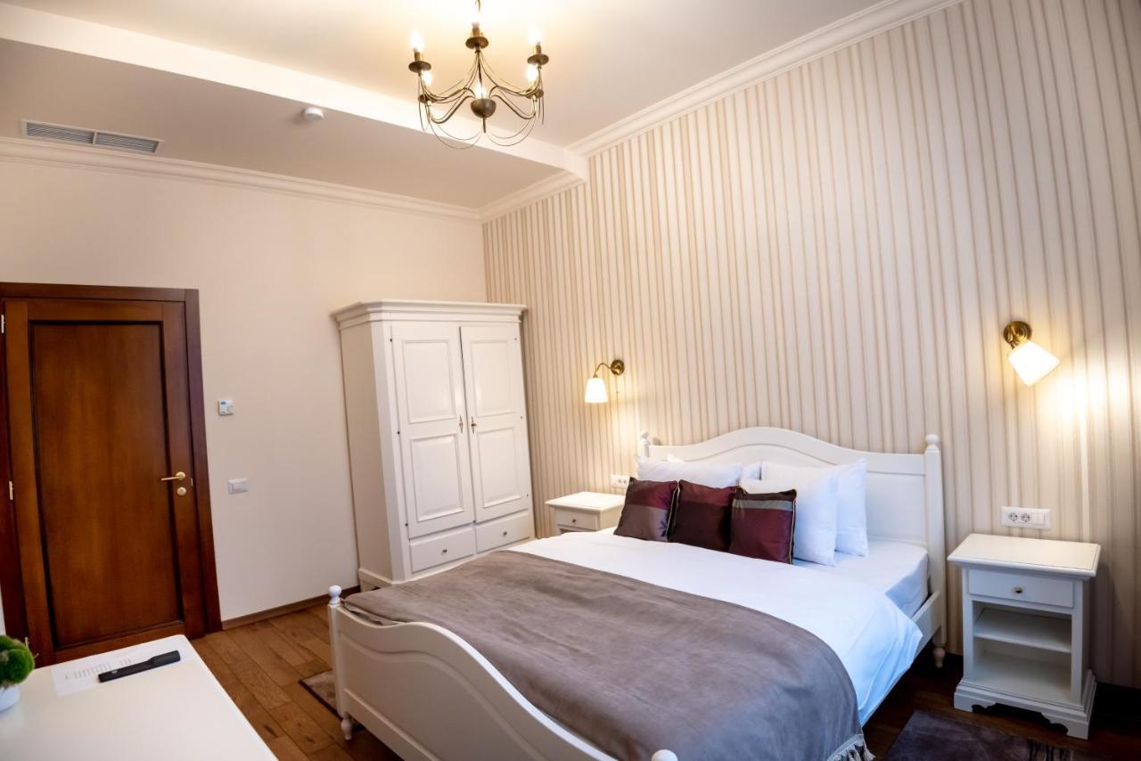 Bed and Breakfast Ana Boutique Alba Iulia Esterno foto