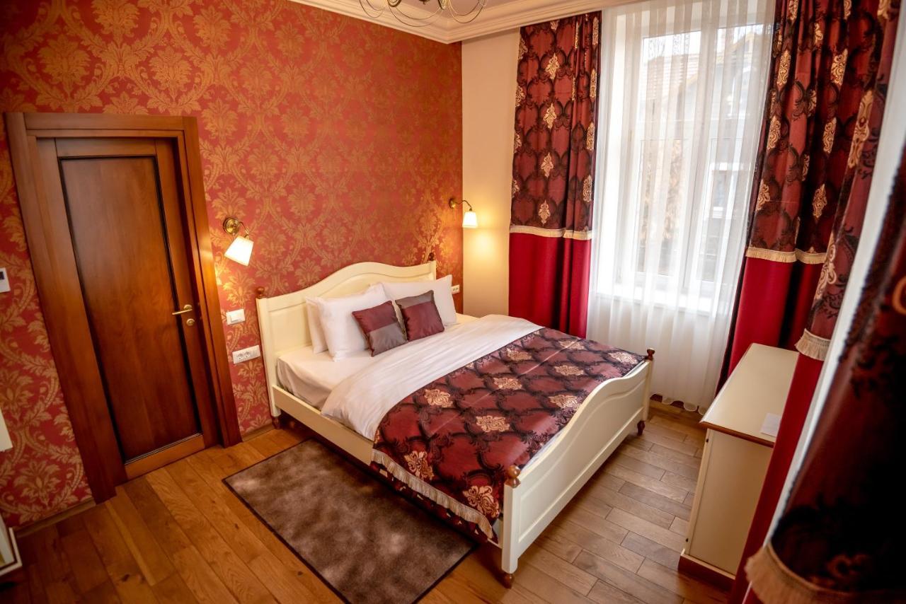 Bed and Breakfast Ana Boutique Alba Iulia Esterno foto