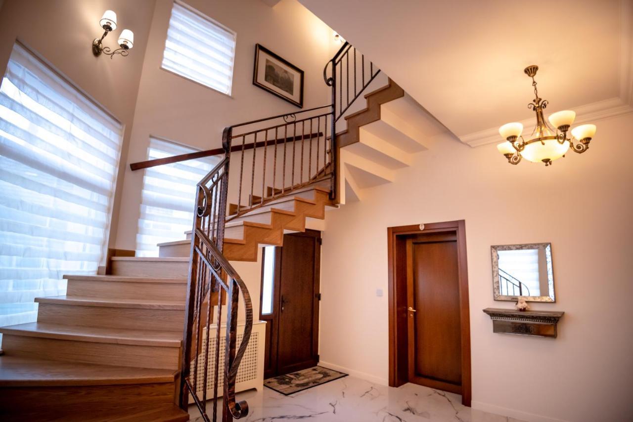 Bed and Breakfast Ana Boutique Alba Iulia Esterno foto