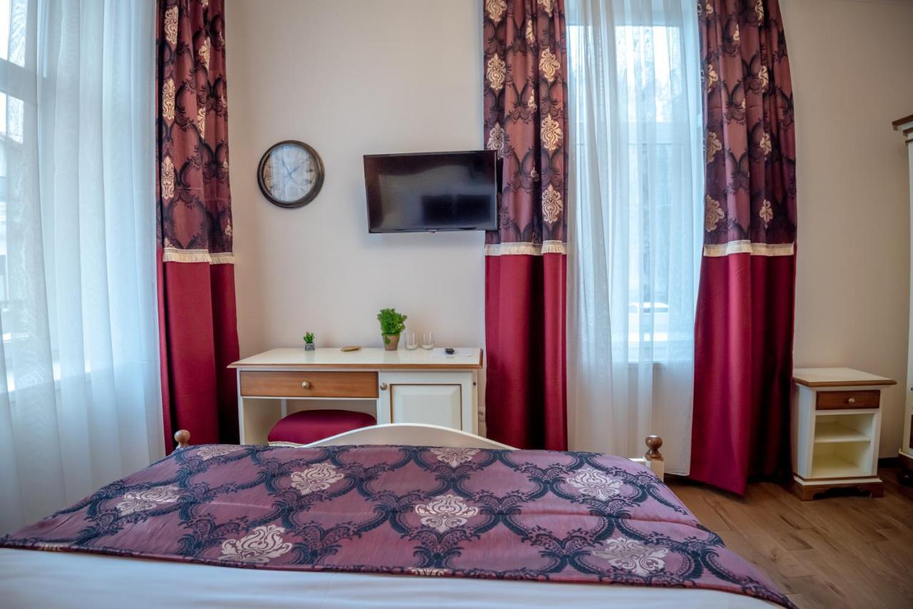 Bed and Breakfast Ana Boutique Alba Iulia Esterno foto