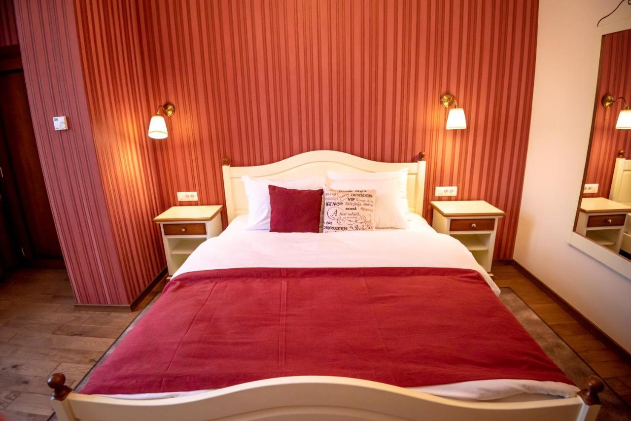 Bed and Breakfast Ana Boutique Alba Iulia Esterno foto