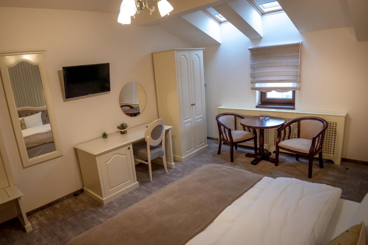 Bed and Breakfast Ana Boutique Alba Iulia Esterno foto