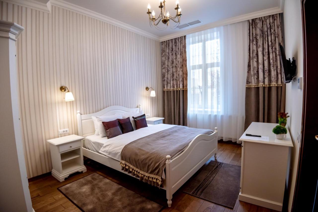 Bed and Breakfast Ana Boutique Alba Iulia Esterno foto