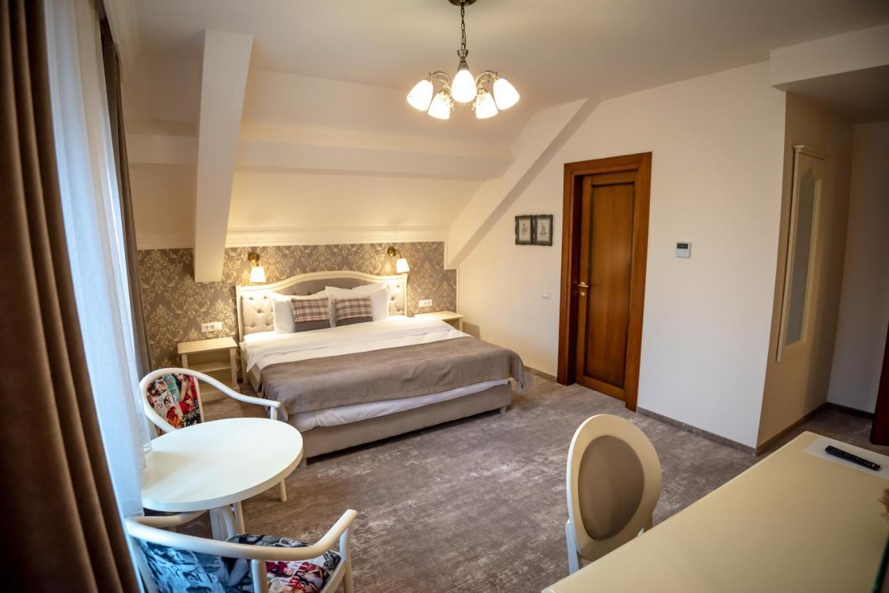 Bed and Breakfast Ana Boutique Alba Iulia Esterno foto