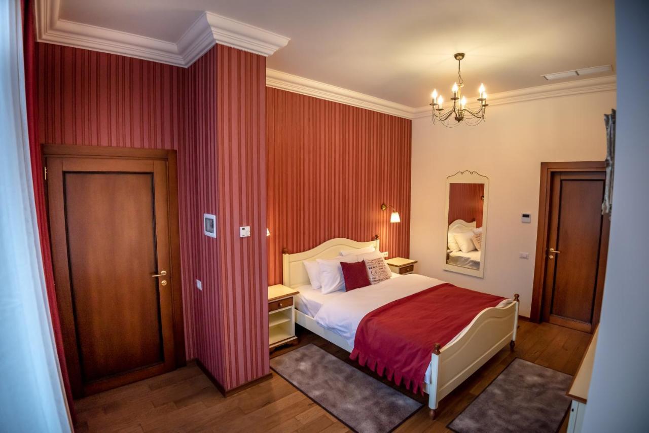 Bed and Breakfast Ana Boutique Alba Iulia Esterno foto
