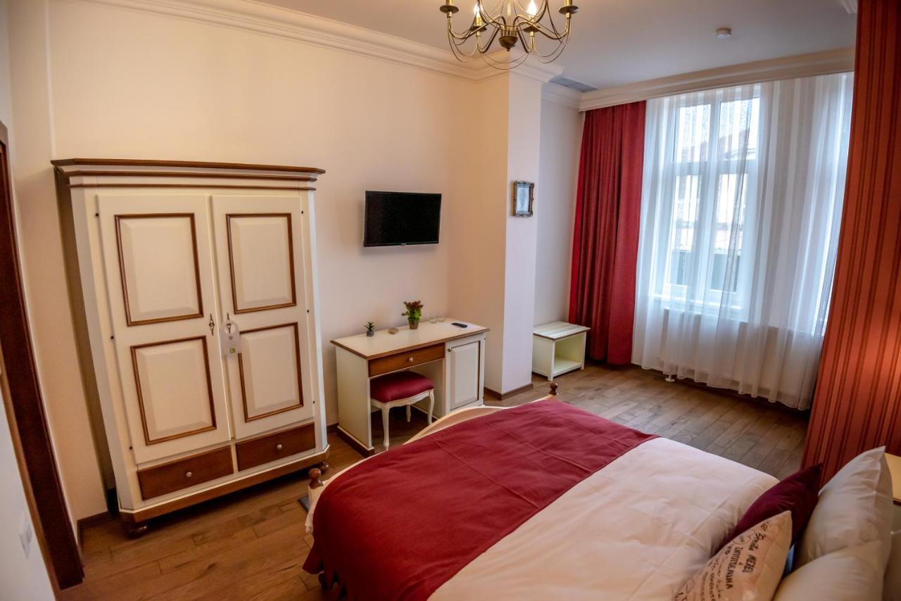 Bed and Breakfast Ana Boutique Alba Iulia Esterno foto