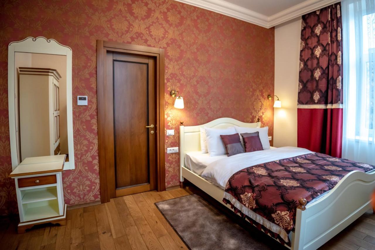 Bed and Breakfast Ana Boutique Alba Iulia Esterno foto