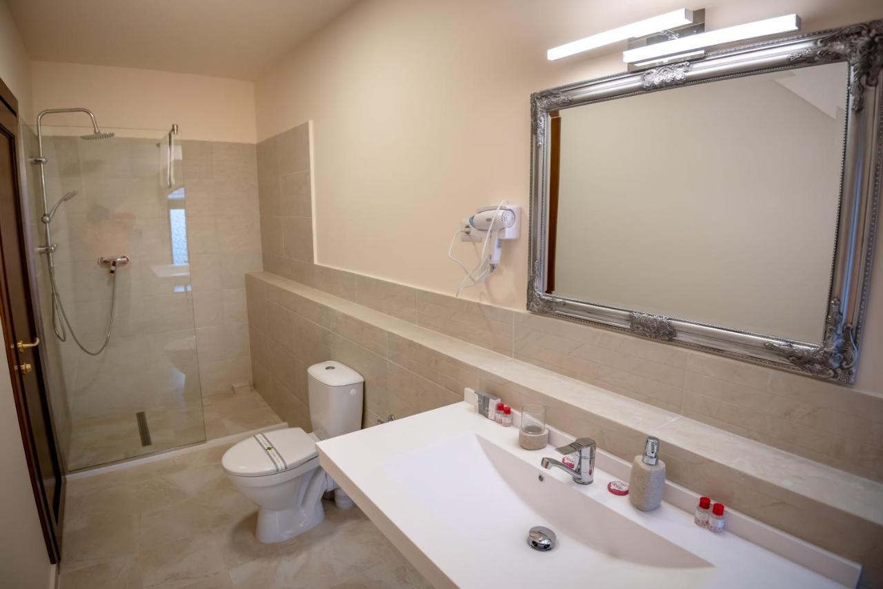 Bed and Breakfast Ana Boutique Alba Iulia Esterno foto