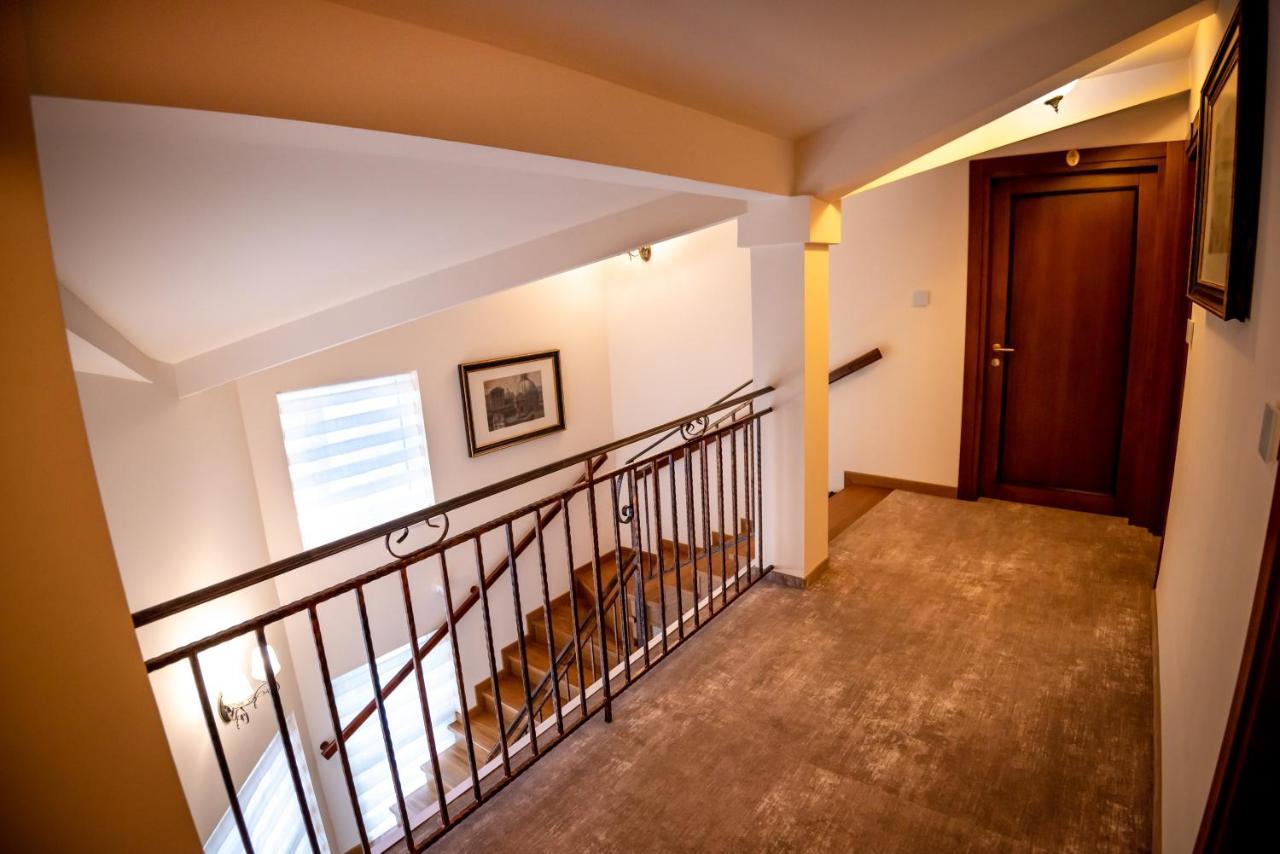 Bed and Breakfast Ana Boutique Alba Iulia Esterno foto
