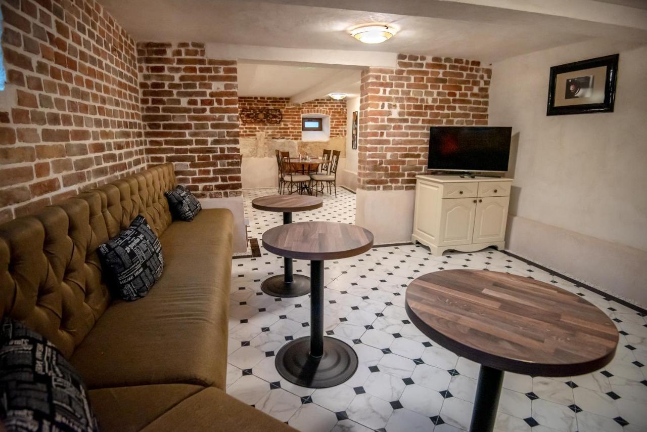 Bed and Breakfast Ana Boutique Alba Iulia Esterno foto